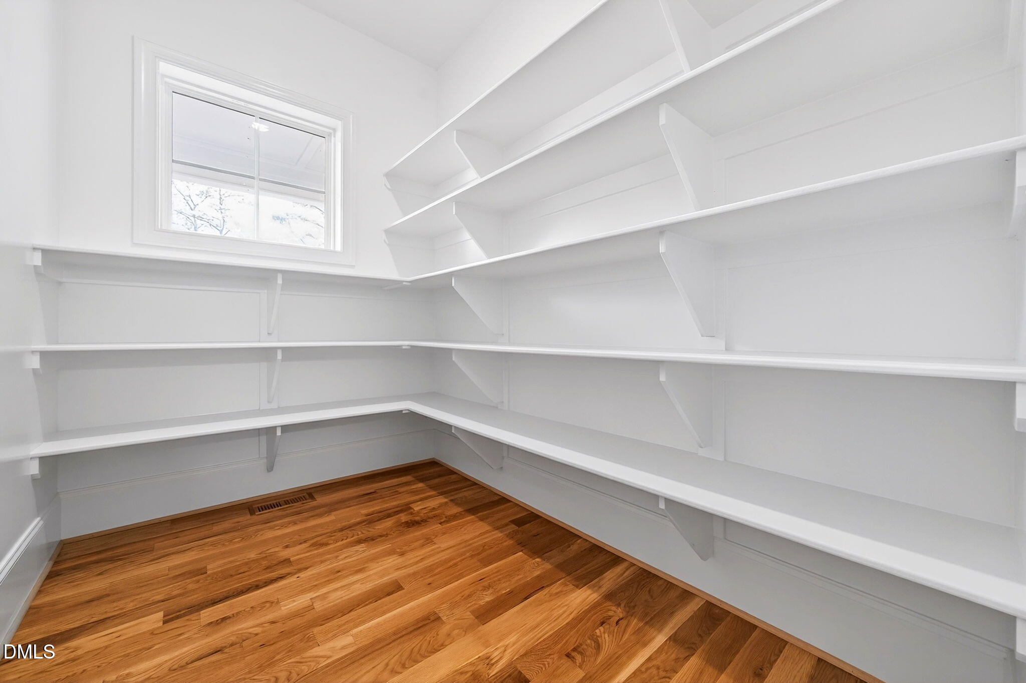 Raleigh, North Carolina, 27606, United States, 4 Bedrooms Bedrooms, ,4 BathroomsBathrooms,Residential,Active,1999172