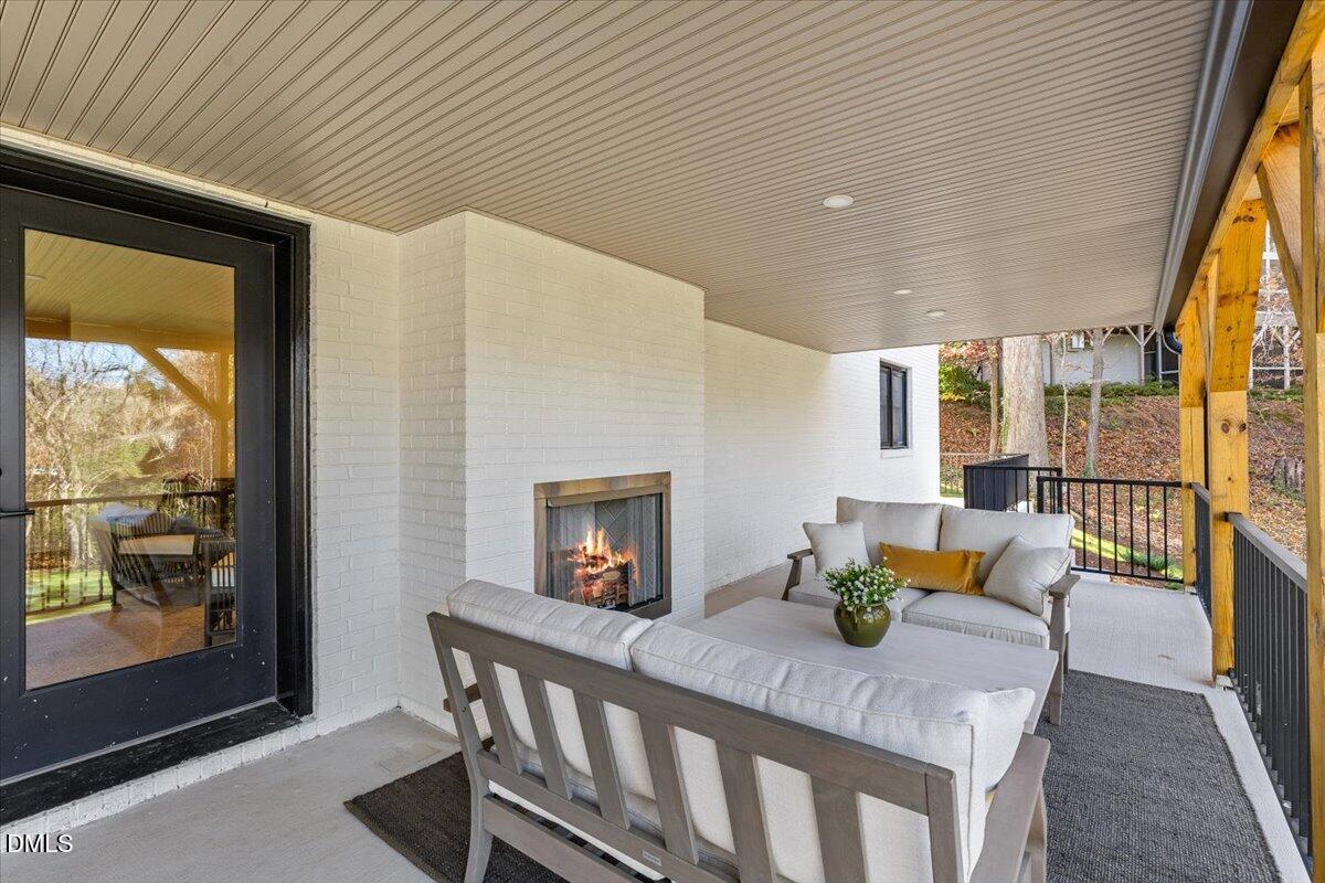 Raleigh, North Carolina, 27609, United States, 3 Bedrooms Bedrooms, ,3 BathroomsBathrooms,Residential,Active,1993958