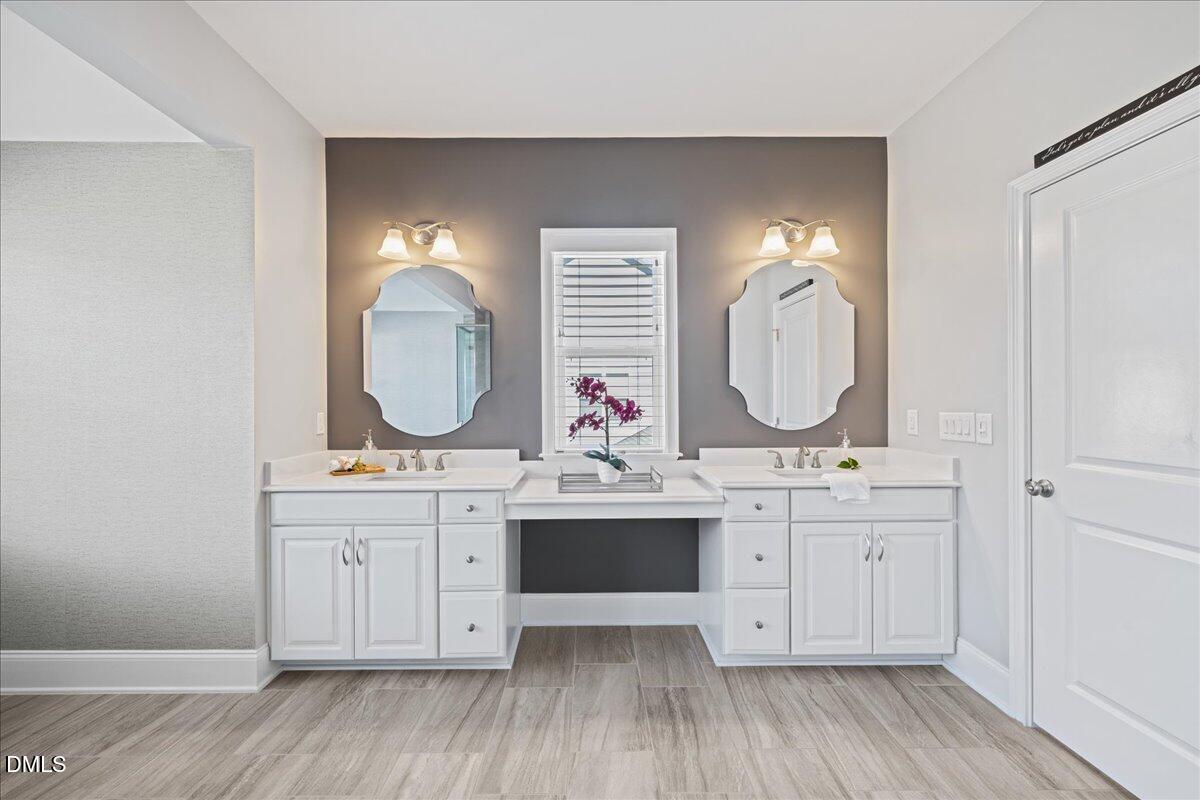 New Hill, North Carolina, 27562, United States, 5 Bedrooms Bedrooms, ,5 BathroomsBathrooms,Residential,Active,1969664