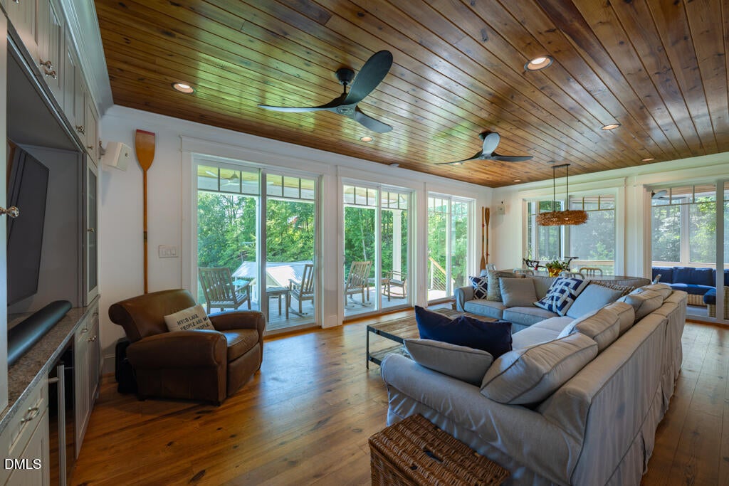 Semora, North Carolina, 27343, United States, 4 Bedrooms Bedrooms, ,4 BathroomsBathrooms,Residential,Active,2009167