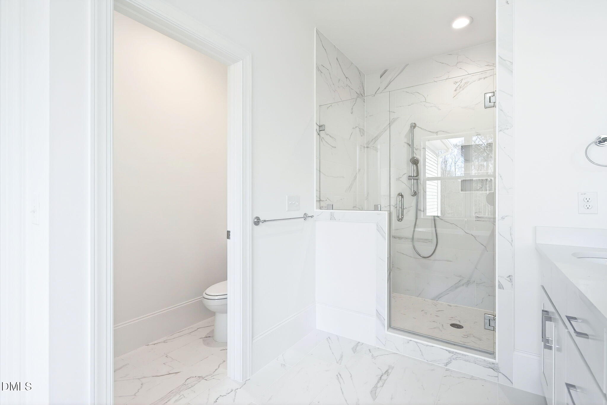 Raleigh, North Carolina, 27606, United States, 4 Bedrooms Bedrooms, ,4 BathroomsBathrooms,Residential,Active,2007305