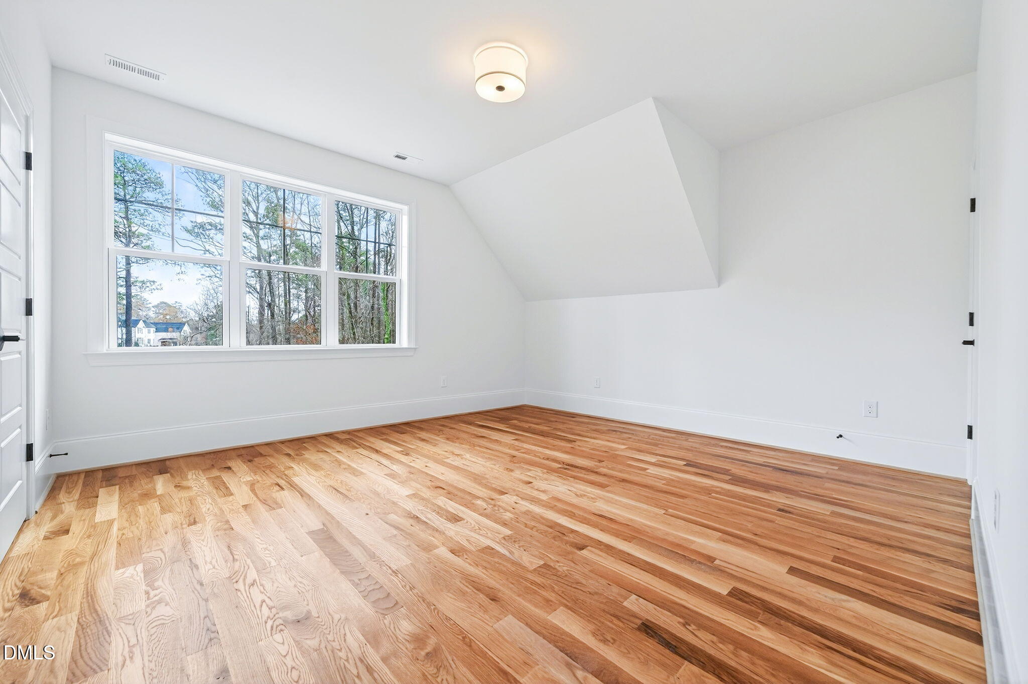 Raleigh, North Carolina, 27606, United States, 4 Bedrooms Bedrooms, ,4 BathroomsBathrooms,Residential,Active,1999172