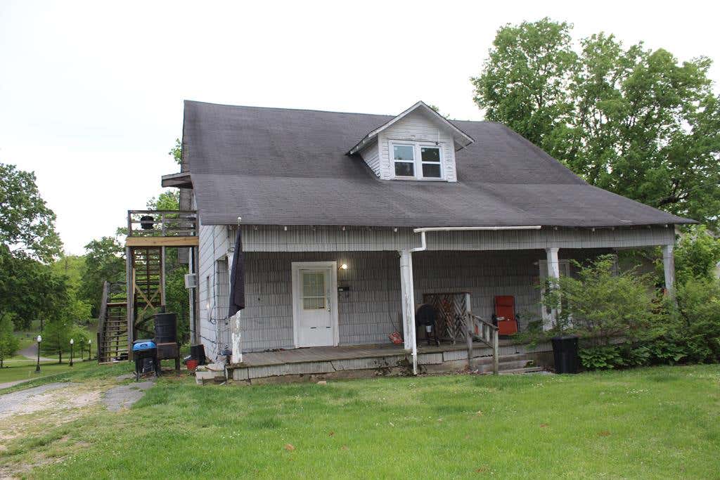 20100 Main St E  