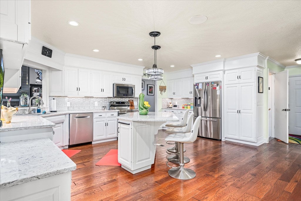 Crossville, Tennessee, 38558, United States, 4 Bedrooms Bedrooms, ,4 BathroomsBathrooms,Residential,Active,1713701