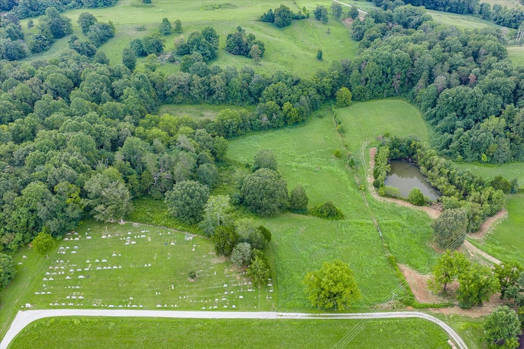 Byrdstown, Tennessee, 38549, United States, 3 Bedrooms Bedrooms, ,3 BathroomsBathrooms,Residential,Active,1912818