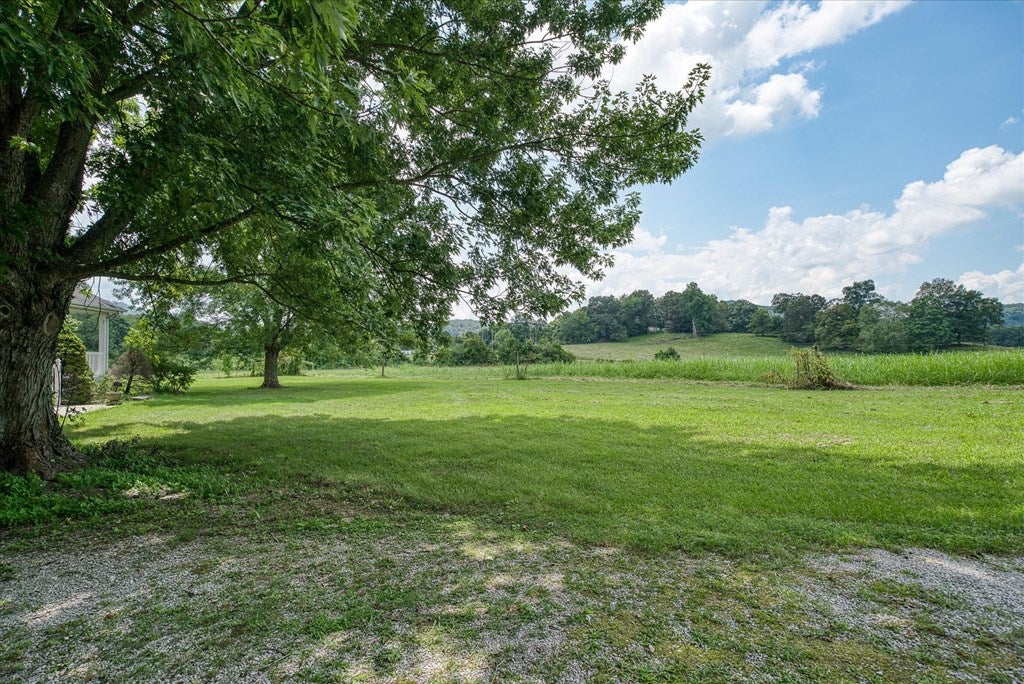 Byrdstown, Tennessee, 38549, United States, 3 Bedrooms Bedrooms, ,3 BathroomsBathrooms,Residential,Active,1912818