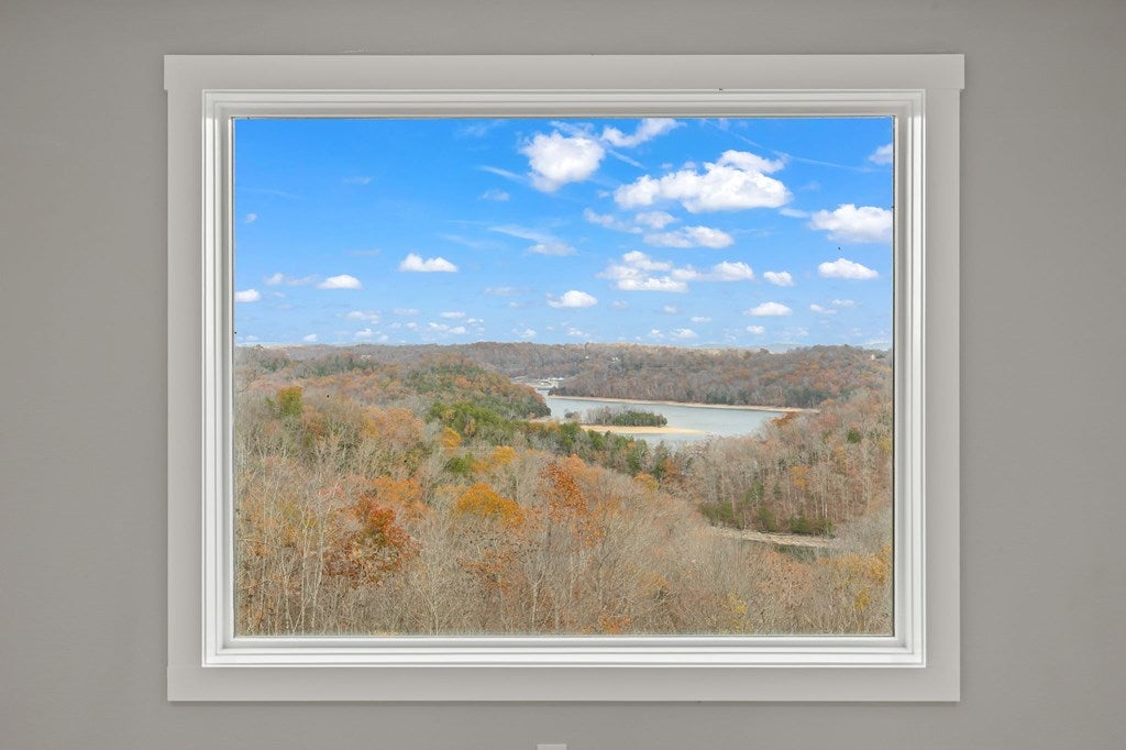 Byrdstown, Tennessee, 38549, United States, 5 Bedrooms Bedrooms, ,5 BathroomsBathrooms,Residential,Active,1994961