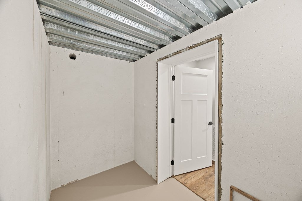 Byrdstown, Tennessee, 38549, United States, 5 Bedrooms Bedrooms, ,5 BathroomsBathrooms,Residential,Active,1994961