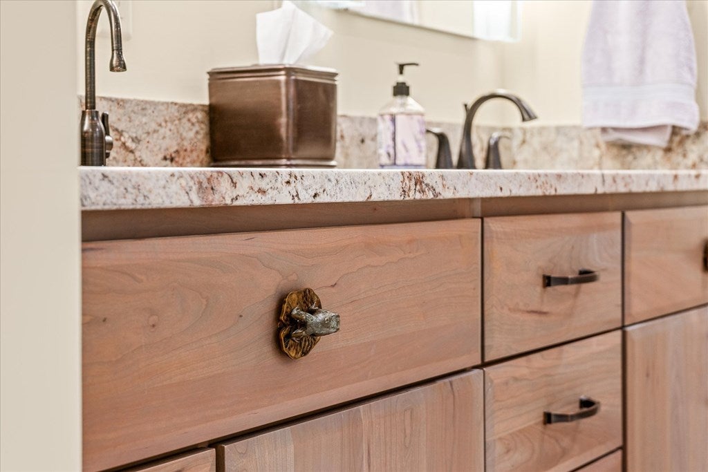 Crossville, Tennessee, 38558, United States, 4 Bedrooms Bedrooms, ,4 BathroomsBathrooms,Residential,Active,1913033