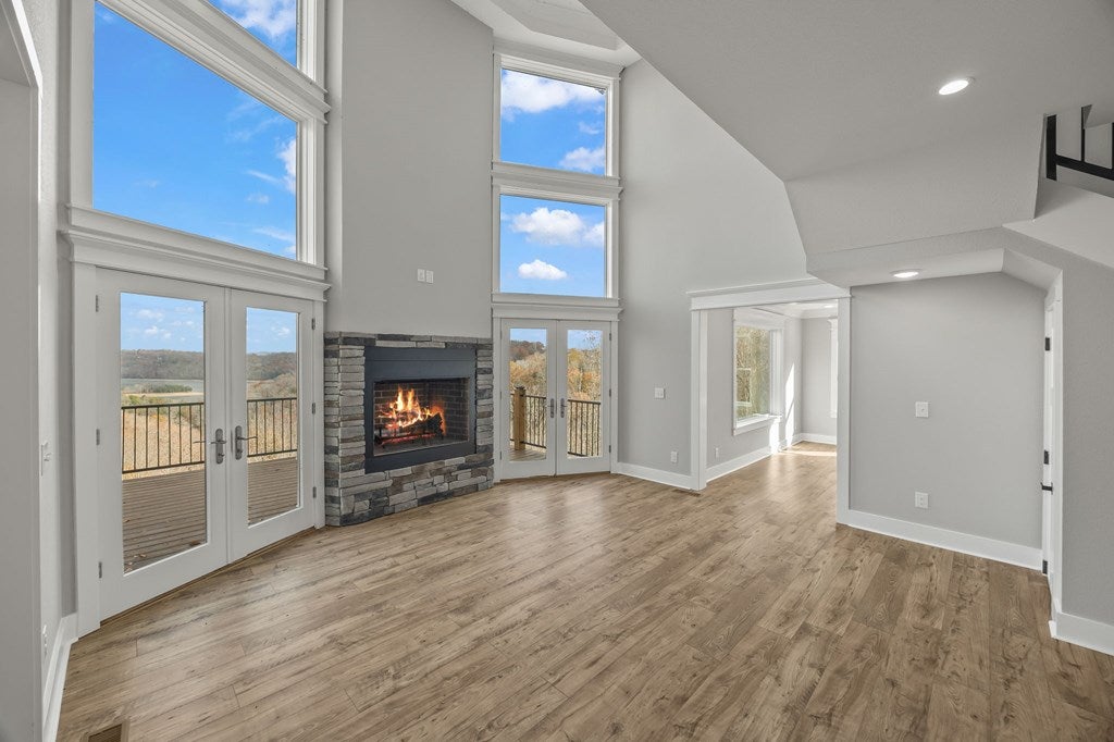 Byrdstown, Tennessee, 38549, United States, 5 Bedrooms Bedrooms, ,5 BathroomsBathrooms,Residential,Active,1994961