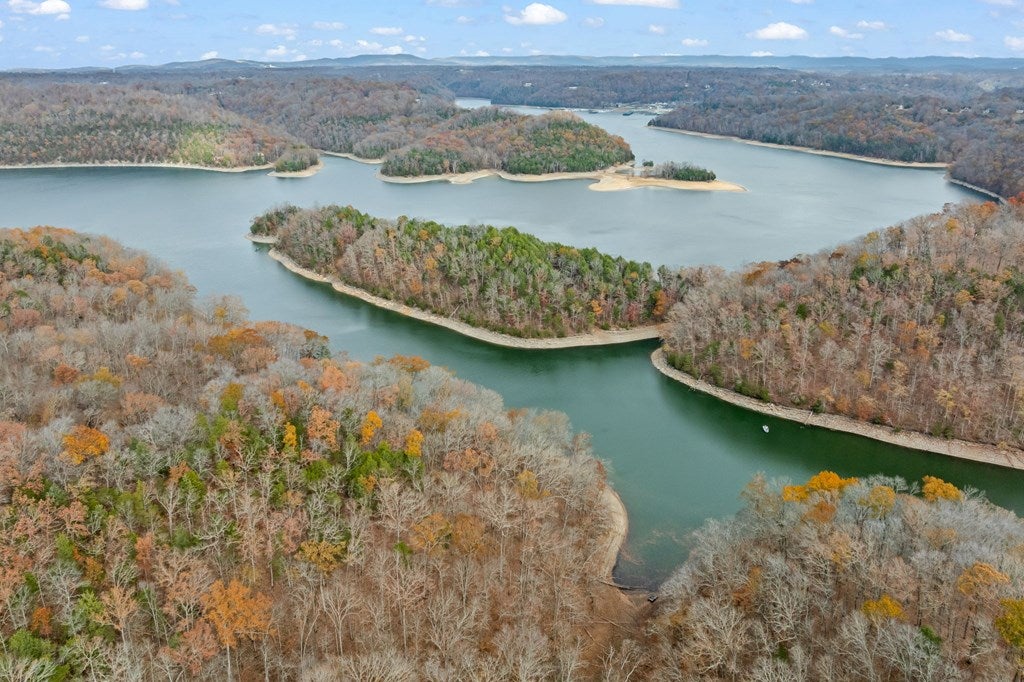 Byrdstown, Tennessee, 38549, United States, 5 Bedrooms Bedrooms, ,5 BathroomsBathrooms,Residential,Active,1994961