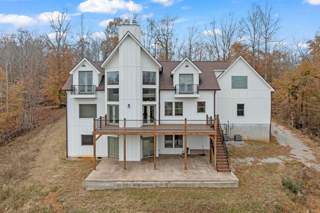 Byrdstown, Tennessee, 38549, United States, 5 Bedrooms Bedrooms, ,5 BathroomsBathrooms,Residential,Active,1994961