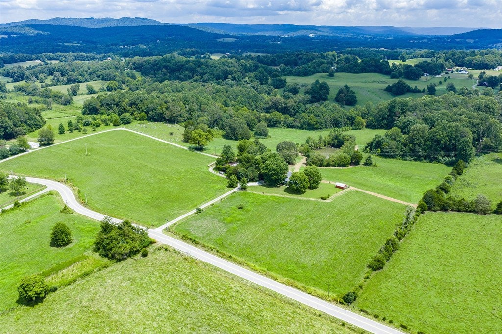 Byrdstown, Tennessee, 38549, United States, 3 Bedrooms Bedrooms, ,3 BathroomsBathrooms,Residential,Active,1912818