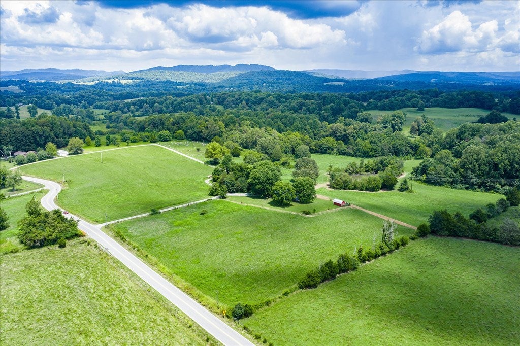 Byrdstown, Tennessee, 38549, United States, 3 Bedrooms Bedrooms, ,3 BathroomsBathrooms,Residential,Active,1912818