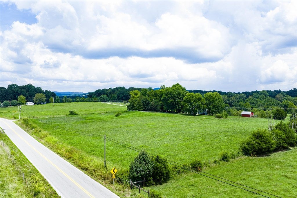 Byrdstown, Tennessee, 38549, United States, 3 Bedrooms Bedrooms, ,3 BathroomsBathrooms,Residential,Active,1912818