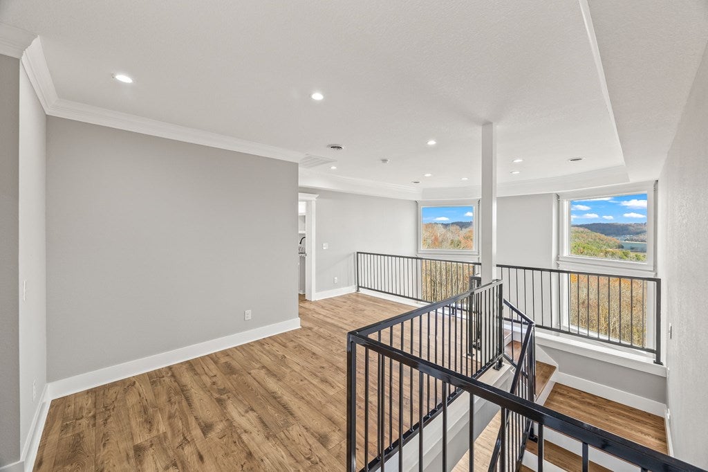 Byrdstown, Tennessee, 38549, United States, 5 Bedrooms Bedrooms, ,5 BathroomsBathrooms,Residential,Active,1994961