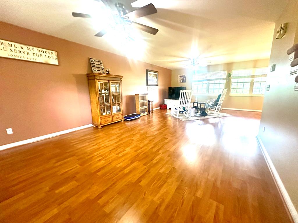 Byrdstown, Tennessee, 38549, United States, 3 Bedrooms Bedrooms, ,3 BathroomsBathrooms,Residential,Active,1912818