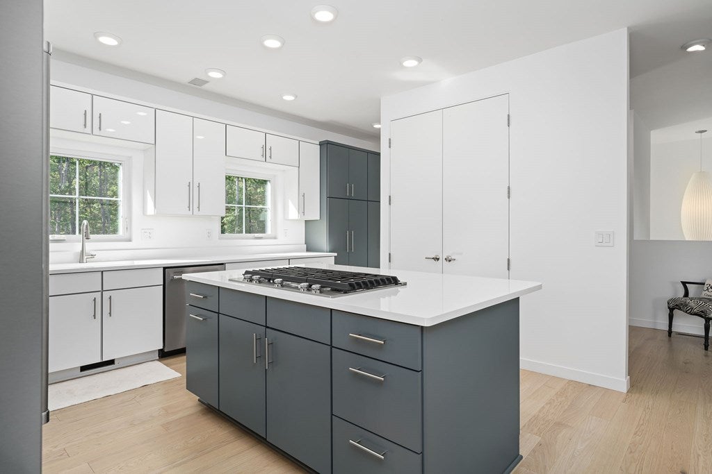 Crawford, Tennessee, 38554, United States, 3 Bedrooms Bedrooms, ,4 BathroomsBathrooms,Residential,Active,2007992