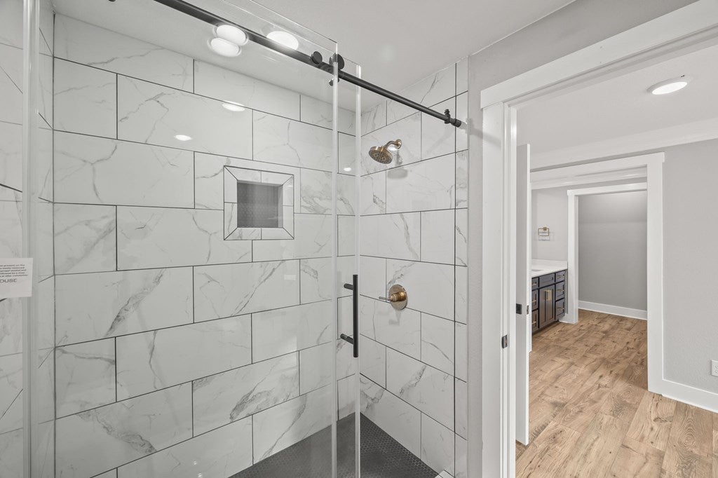 Byrdstown, Tennessee, 38549, United States, 5 Bedrooms Bedrooms, ,5 BathroomsBathrooms,Residential,Active,1994961