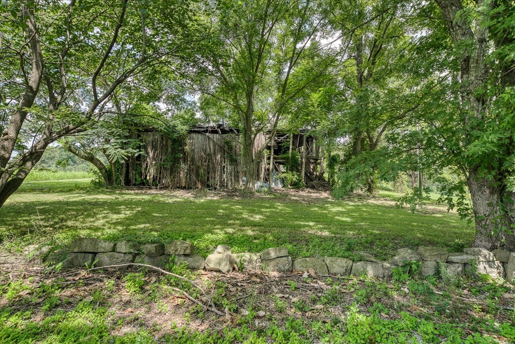 Byrdstown, Tennessee, 38549, United States, 3 Bedrooms Bedrooms, ,3 BathroomsBathrooms,Residential,Active,1912818