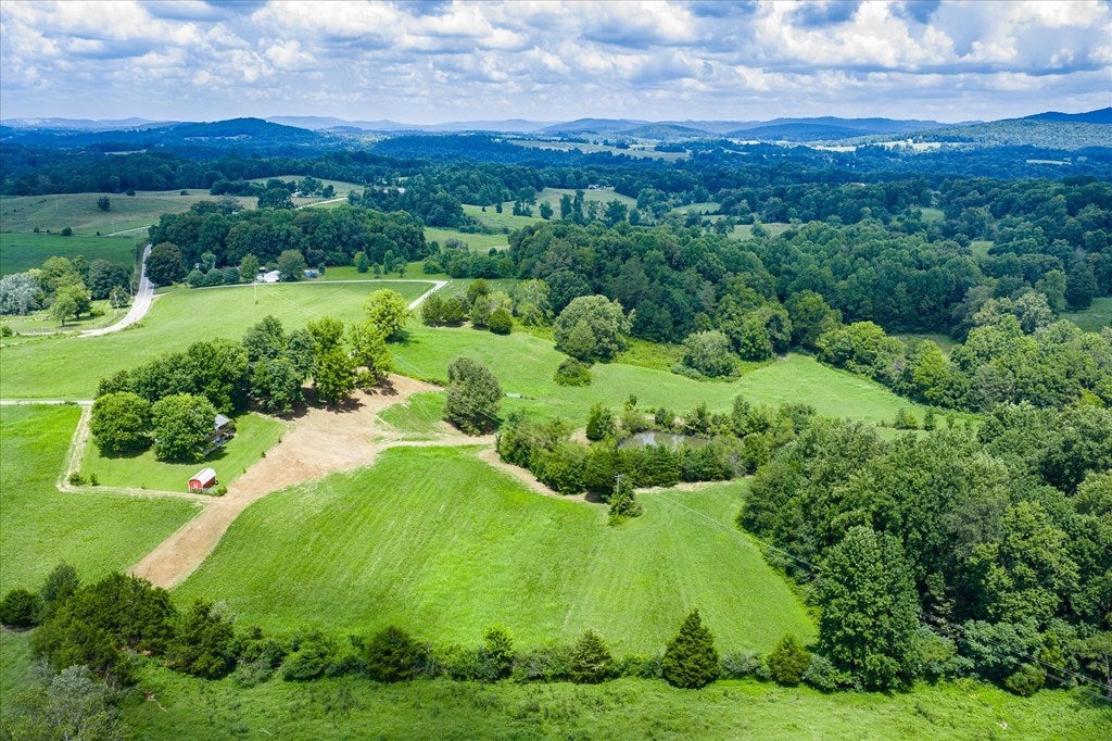 Byrdstown, Tennessee, 38549, United States, 3 Bedrooms Bedrooms, ,3 BathroomsBathrooms,Residential,Active,1912818