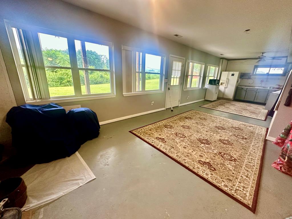 Byrdstown, Tennessee, 38549, United States, 3 Bedrooms Bedrooms, ,3 BathroomsBathrooms,Residential,Active,1912818