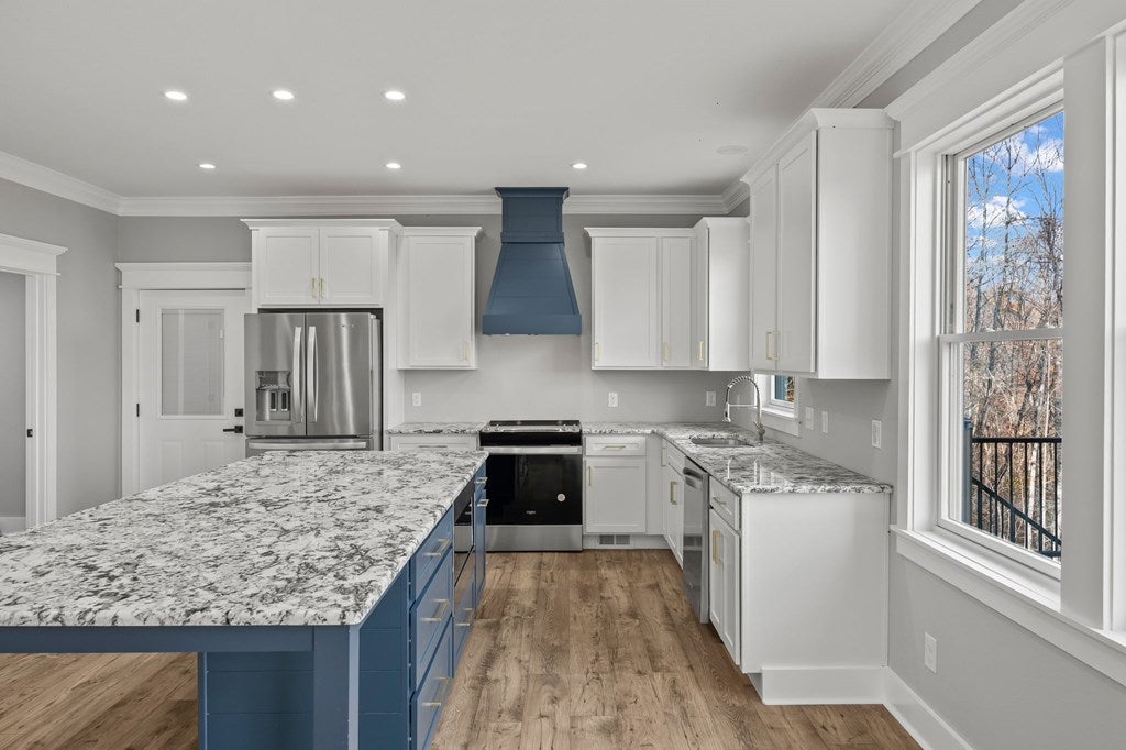 Byrdstown, Tennessee, 38549, United States, 5 Bedrooms Bedrooms, ,5 BathroomsBathrooms,Residential,Active,1994961