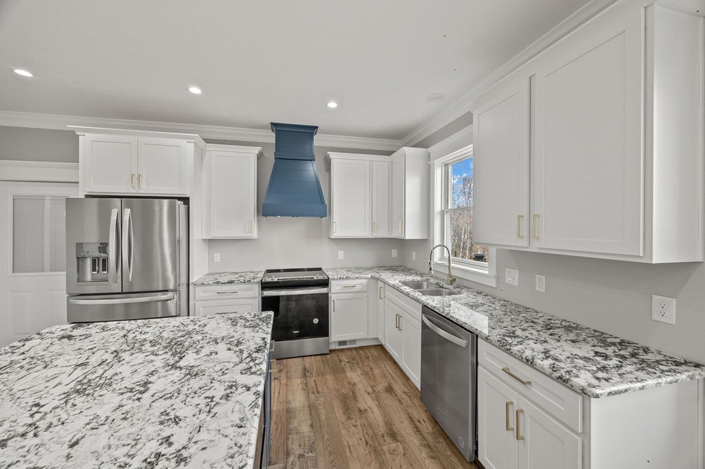 Byrdstown, Tennessee, 38549, United States, 5 Bedrooms Bedrooms, ,5 BathroomsBathrooms,Residential,Active,1994961