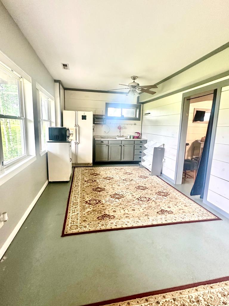 Byrdstown, Tennessee, 38549, United States, 3 Bedrooms Bedrooms, ,3 BathroomsBathrooms,Residential,Active,1912818