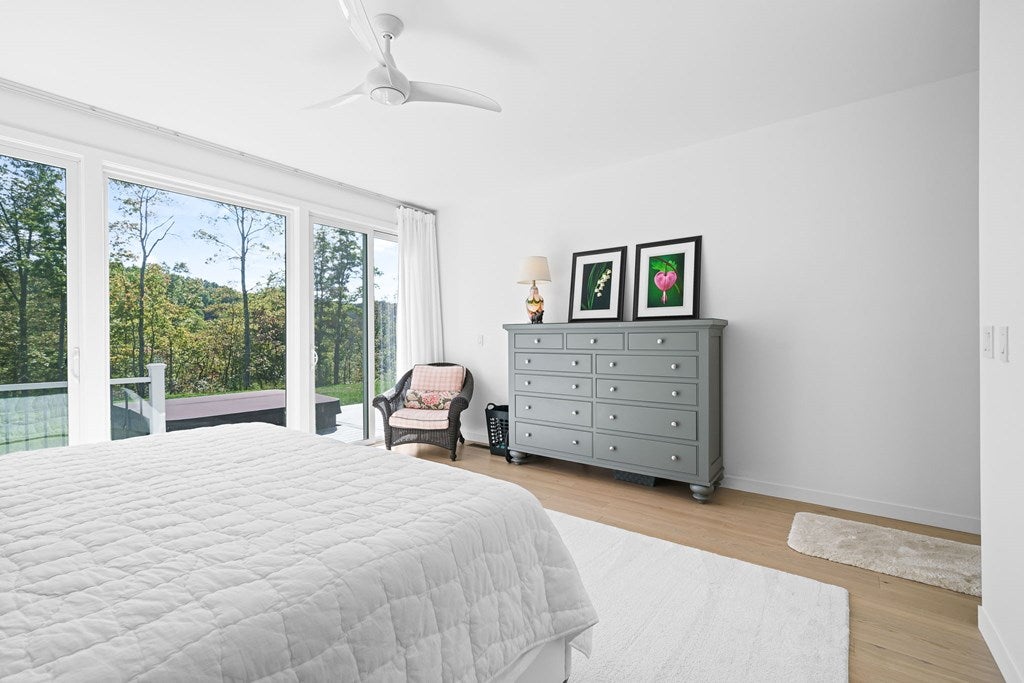 Crawford, Tennessee, 38554, United States, 3 Bedrooms Bedrooms, ,4 BathroomsBathrooms,Residential,Active,1959533