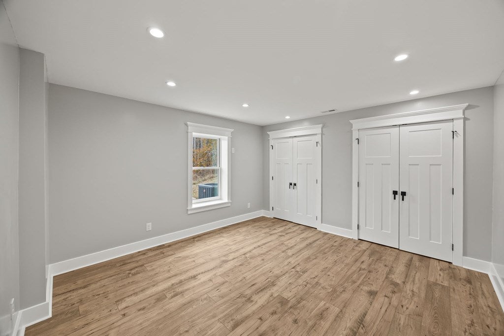 Byrdstown, Tennessee, 38549, United States, 5 Bedrooms Bedrooms, ,5 BathroomsBathrooms,Residential,Active,1994961