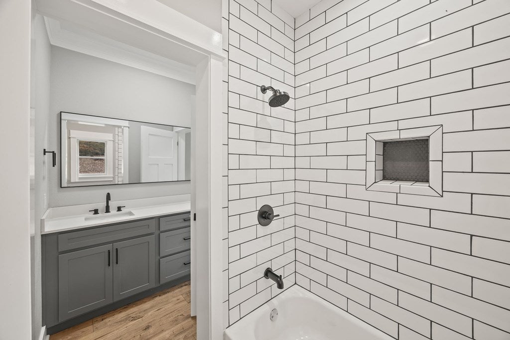 Byrdstown, Tennessee, 38549, United States, 5 Bedrooms Bedrooms, ,5 BathroomsBathrooms,Residential,Active,1994961