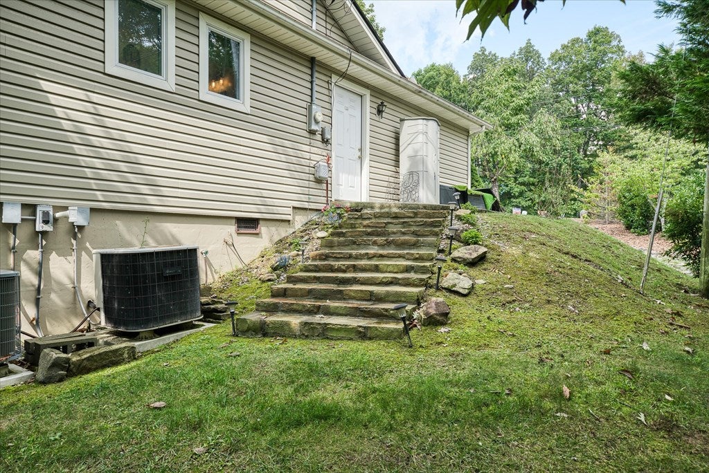 Crossville, Tennessee, 38558, United States, 4 Bedrooms Bedrooms, ,4 BathroomsBathrooms,Residential,Active,1713701