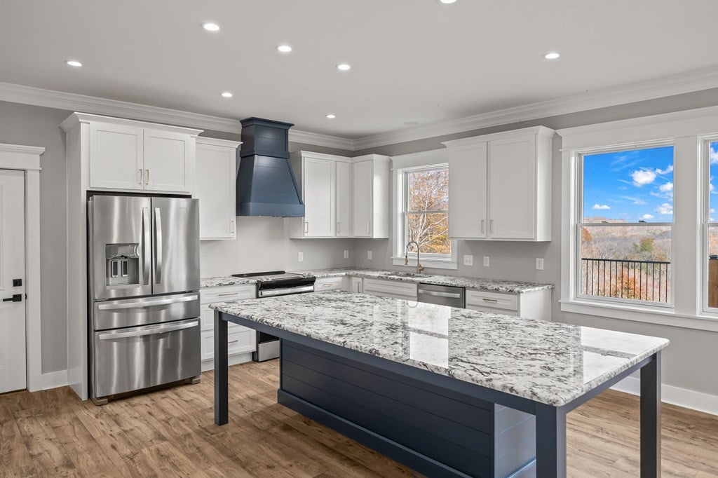 Byrdstown, Tennessee, 38549, United States, 5 Bedrooms Bedrooms, ,5 BathroomsBathrooms,Residential,Active,1994961