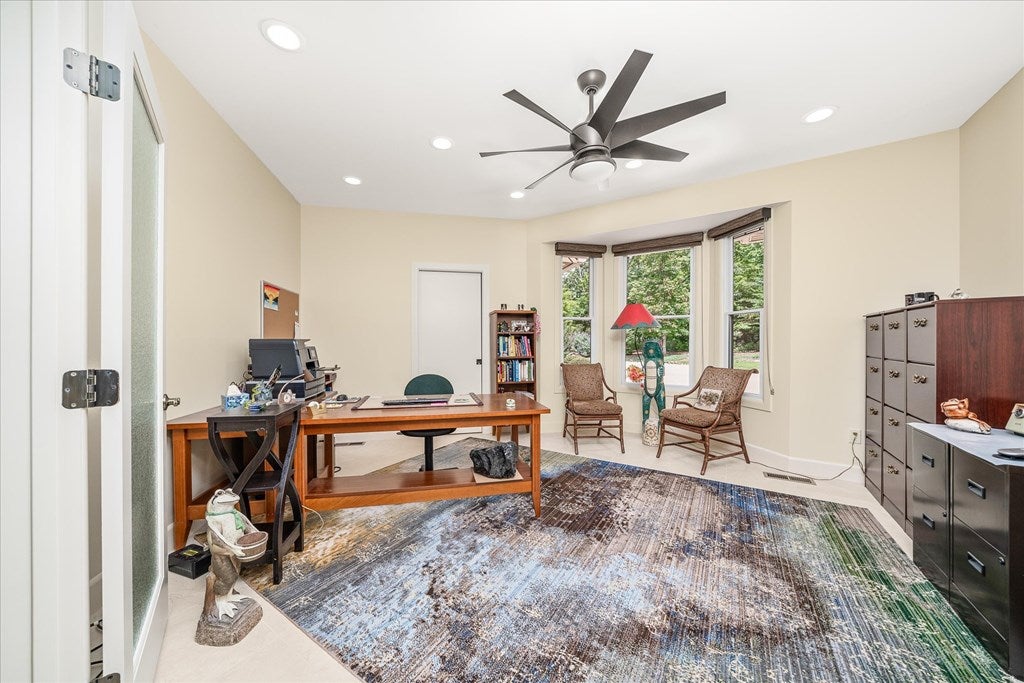 Crossville, Tennessee, 38558, United States, 4 Bedrooms Bedrooms, ,4 BathroomsBathrooms,Residential,Active,1913033