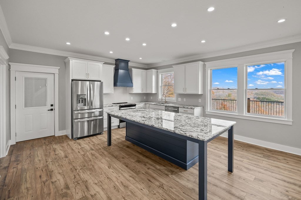 Byrdstown, Tennessee, 38549, United States, 5 Bedrooms Bedrooms, ,5 BathroomsBathrooms,Residential,Active,1994961