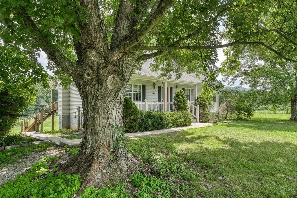 Byrdstown, Tennessee, 38549, United States, 3 Bedrooms Bedrooms, ,3 BathroomsBathrooms,Residential,Active,1912818