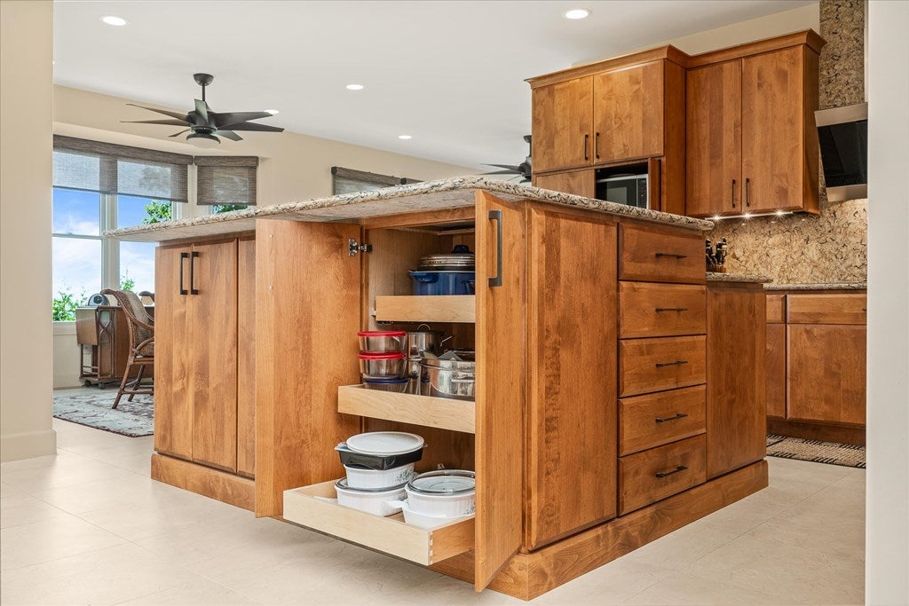 Crossville, Tennessee, 38558, United States, 4 Bedrooms Bedrooms, ,4 BathroomsBathrooms,Residential,Active,1913033