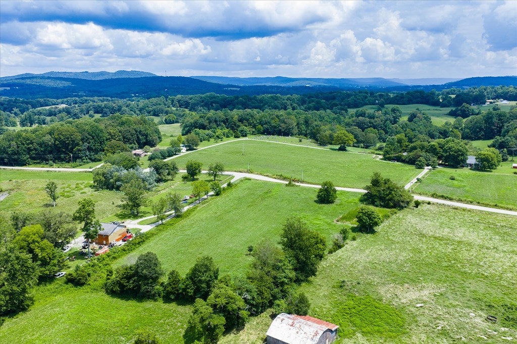 Byrdstown, Tennessee, 38549, United States, 3 Bedrooms Bedrooms, ,3 BathroomsBathrooms,Residential,Active,1912818