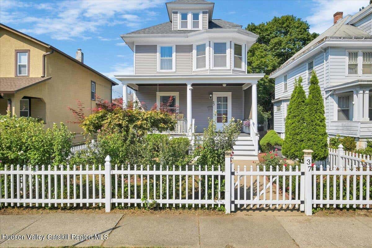 37 S GRAND AVE, POUGHKEEPSIE, NY 12603, photo 1 of 33