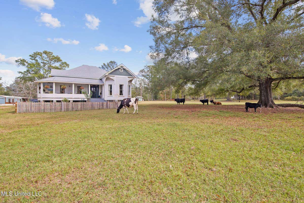 1376 Smith Lake Rd NE