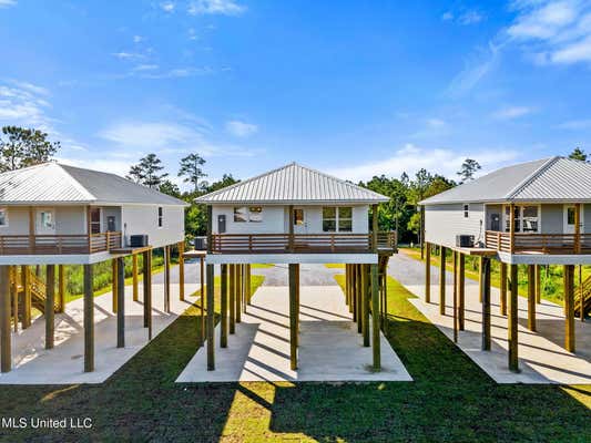 10068 BAYOU VIEW DR E, BAY SAINT LOUIS, MS 39520 - Image 1