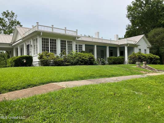 315 W CHULAHOMA AVE, HOLLY SPRINGS, MS 38635 - Image 1