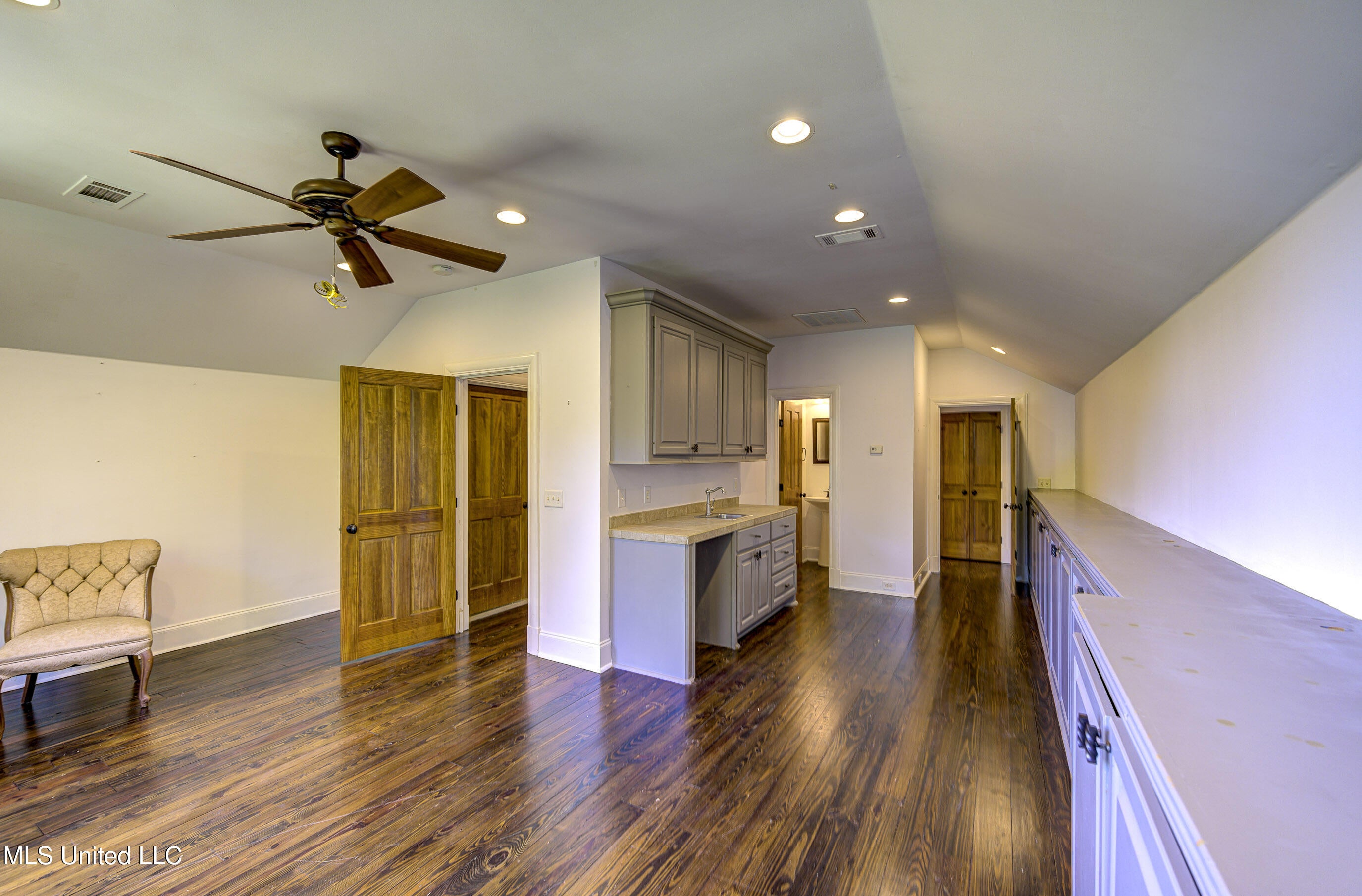 Flora, Mississippi, 39071, United States, 4 Bedrooms Bedrooms, ,5 BathroomsBathrooms,Residential,Active,1929780