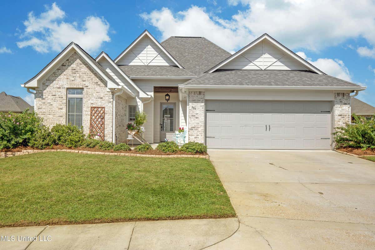 304 WOODSCAPE CV, CANTON, MS 39046, photo 1 of 28