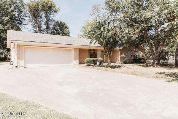 4 ALTA VISTA CIR, GREENWOOD, MS 38930 - Image 1