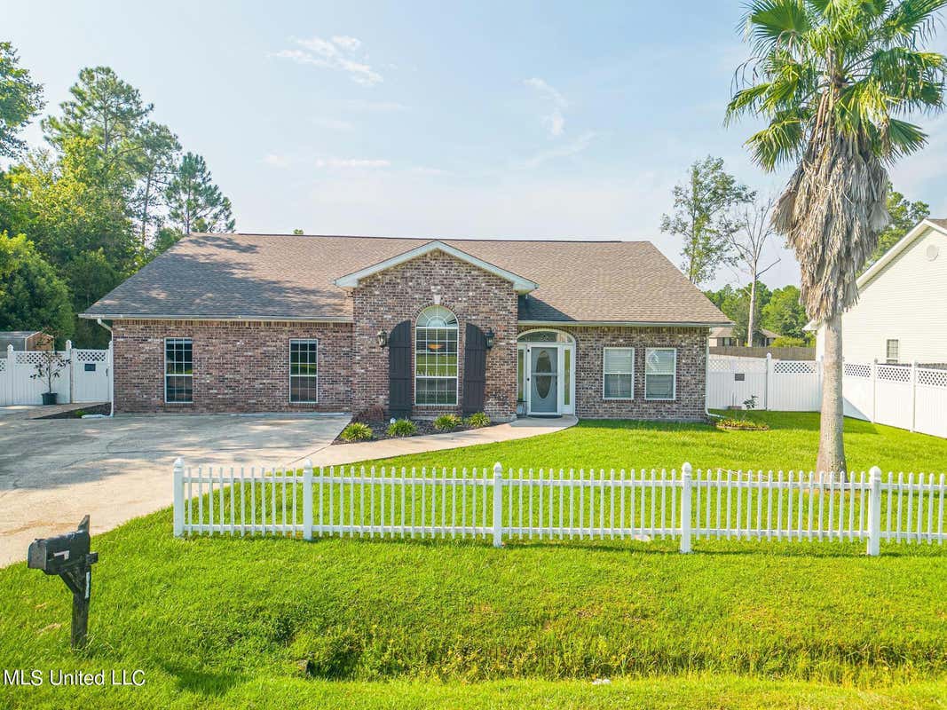 715 HOGAN ST, WAVELAND, MS 39576, photo 1 of 33