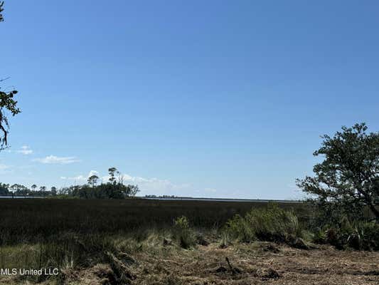 3024 MAGNOLIA LN, OCEAN SPRINGS, MS 39564, photo 3 of 5