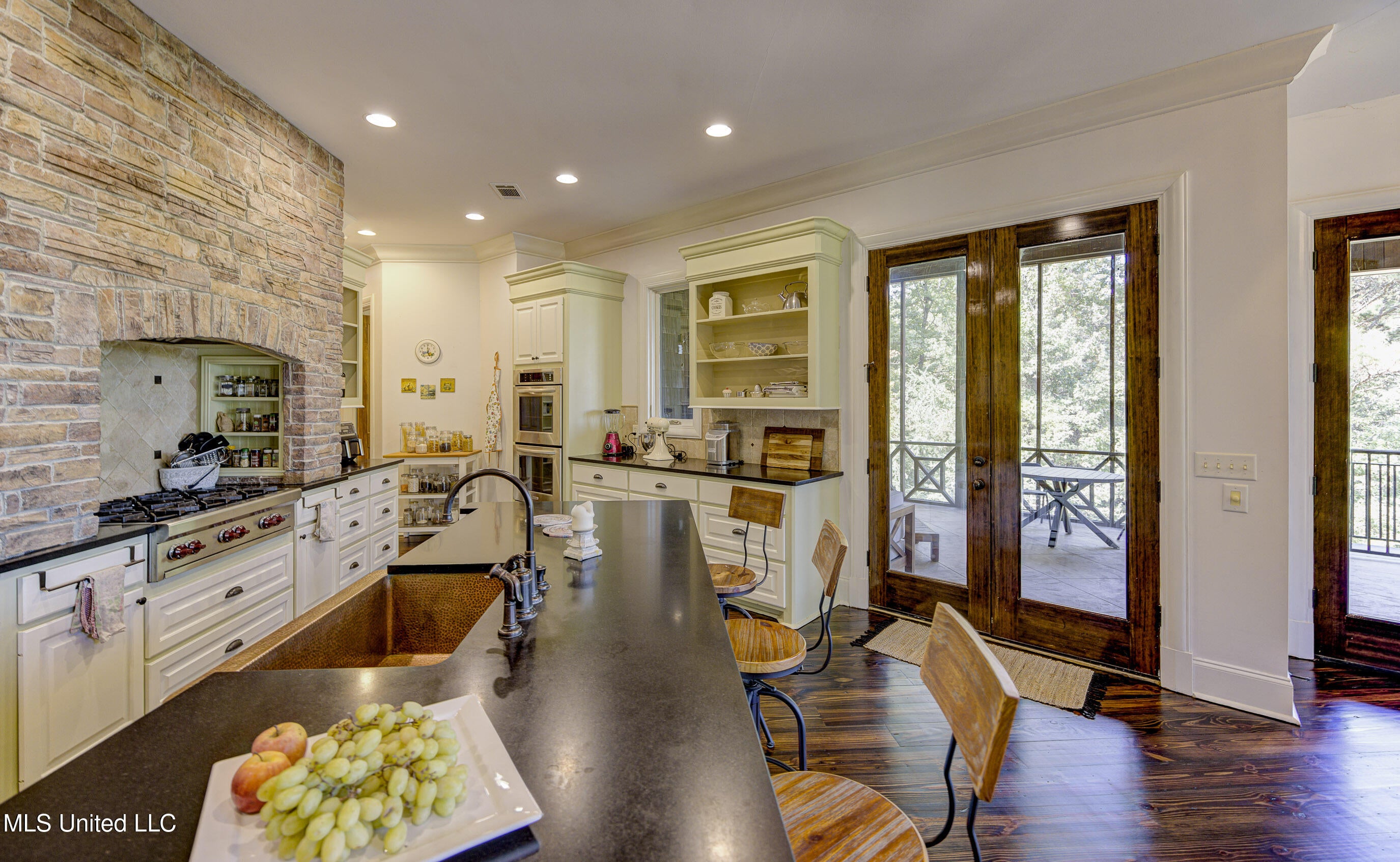 Flora, Mississippi, 39071, United States, 4 Bedrooms Bedrooms, ,5 BathroomsBathrooms,Residential,Active,1929780