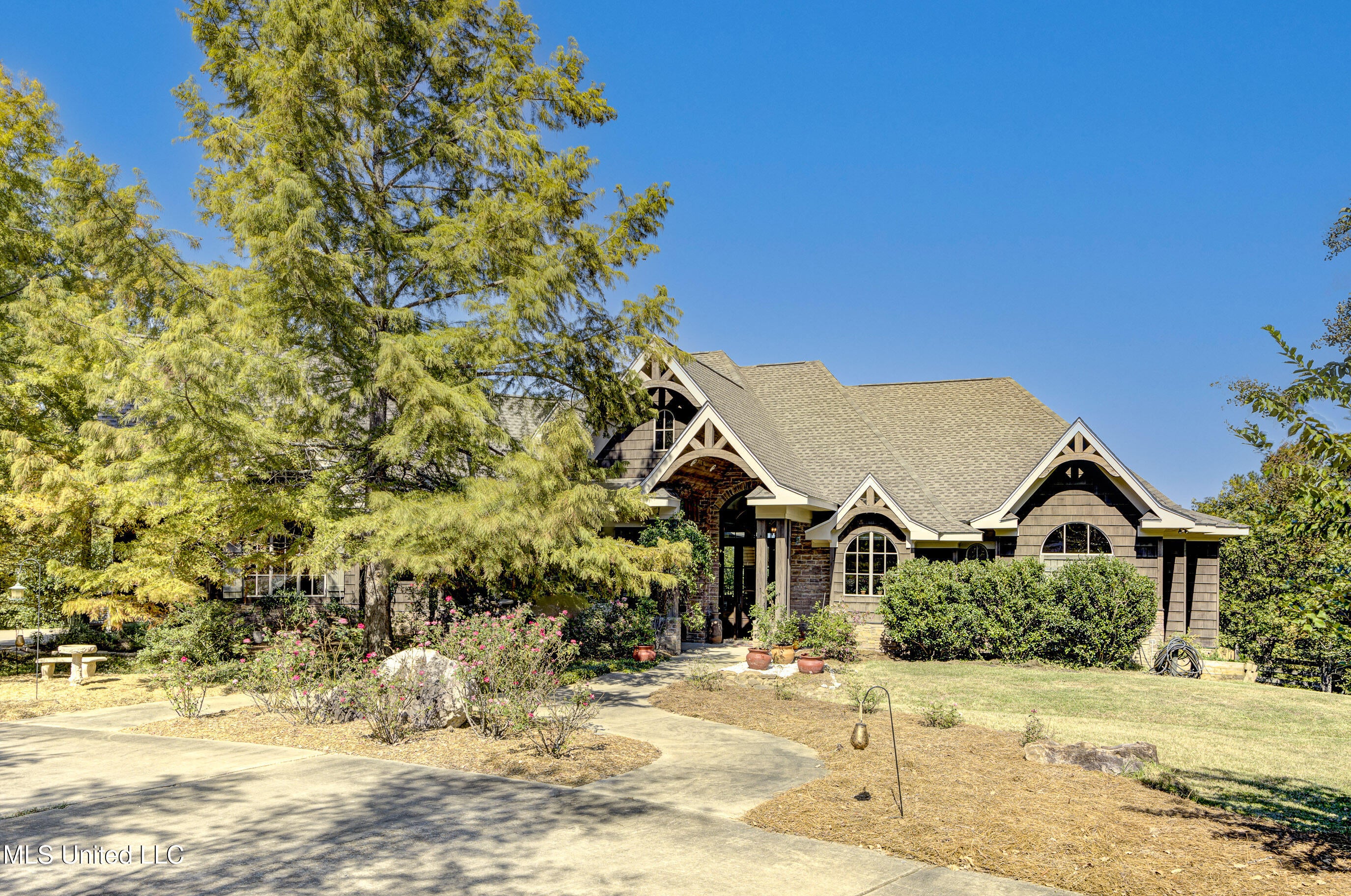 Flora, Mississippi, 39071, United States, 4 Bedrooms Bedrooms, ,5 BathroomsBathrooms,Residential,Active,1929780